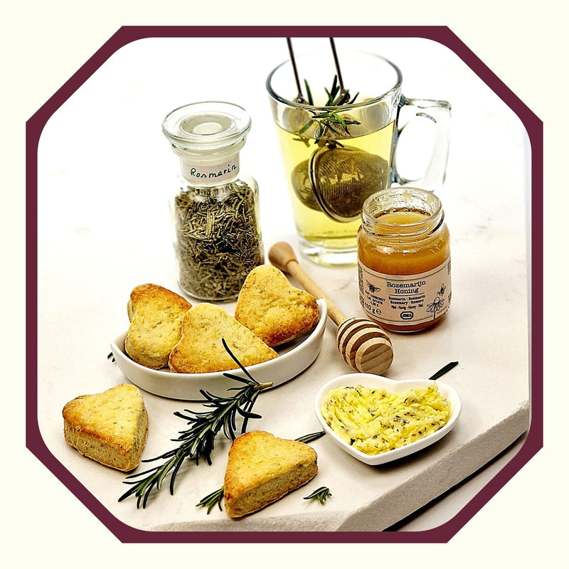 HR.7 ~ Rosmarin-Scones