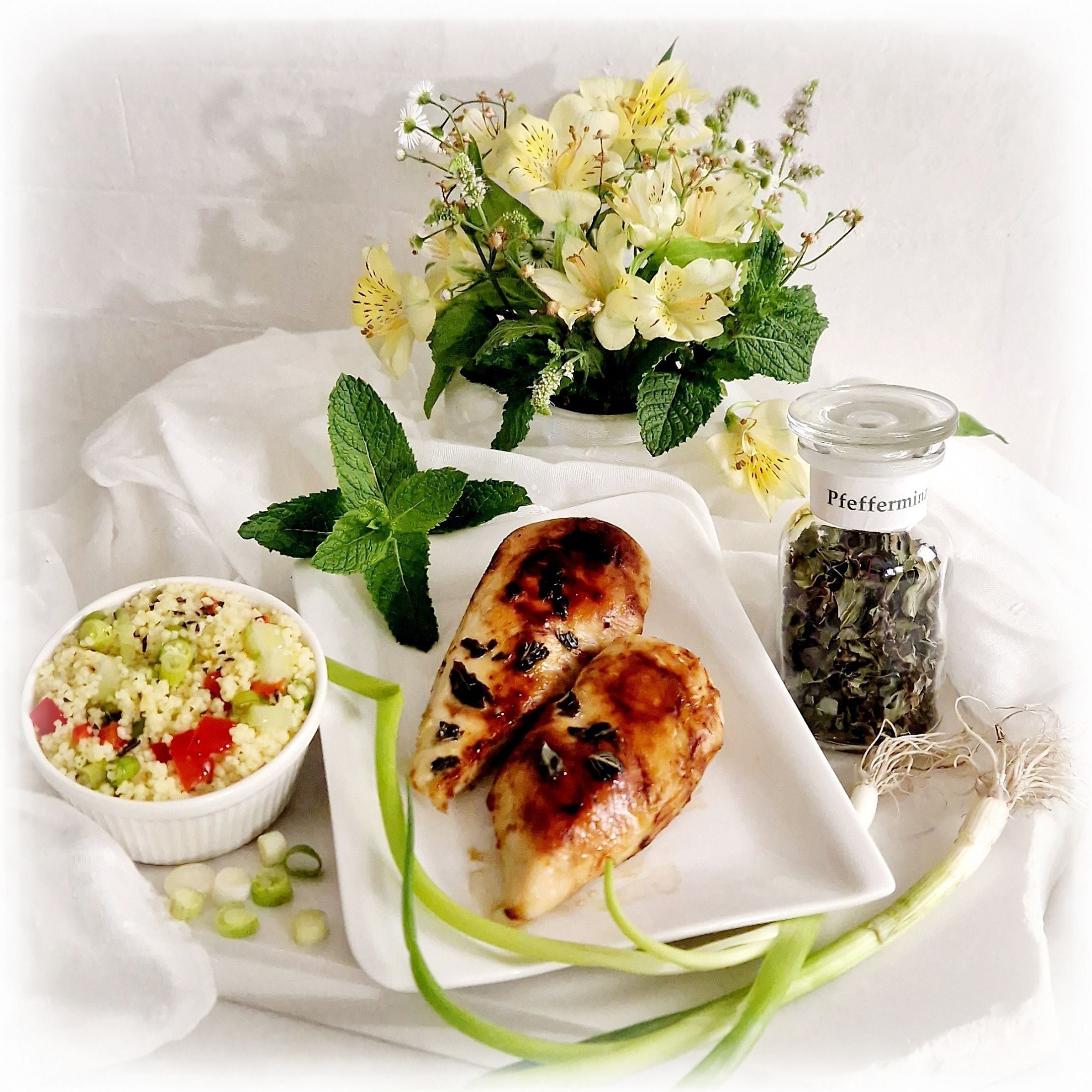PFEFFERMINZE  ~  Couscous-Salat mit Zitronen-Minze-Hähnchen